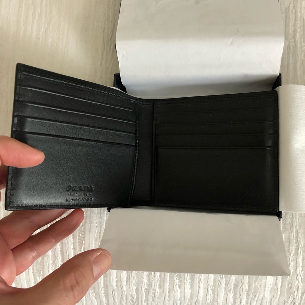 New Men’s Prada: Scaffino Leather Bifold Wallet - Picture 7 of 8